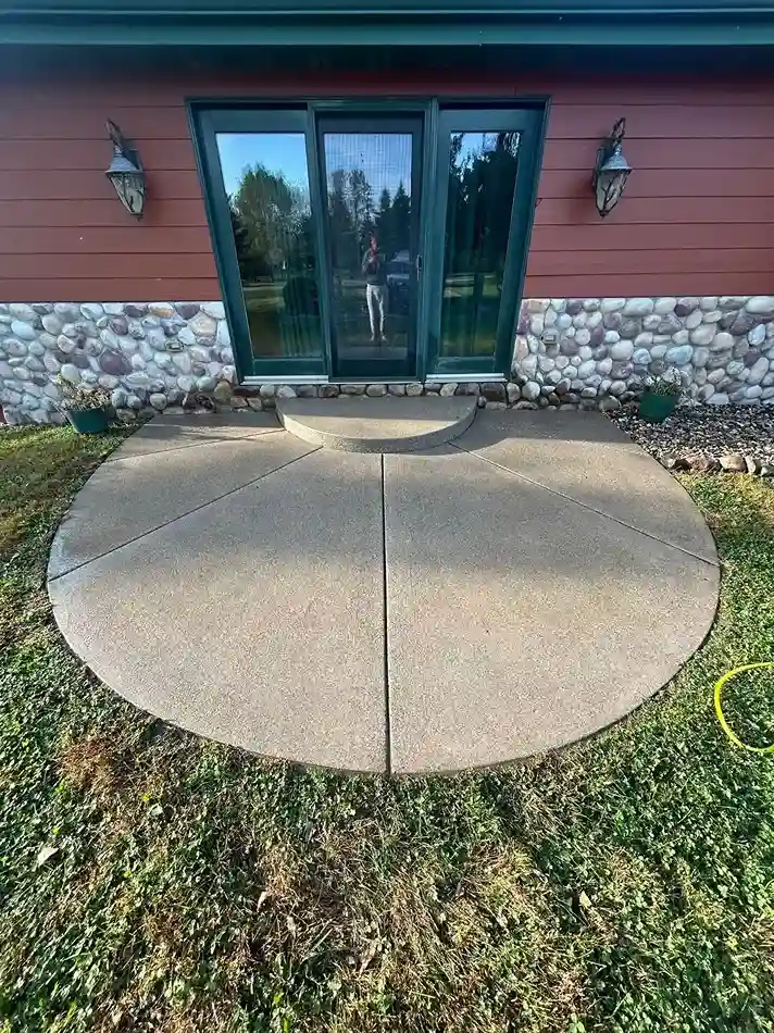 Commercial business storefront sidewalk pressure wash in Morris MN