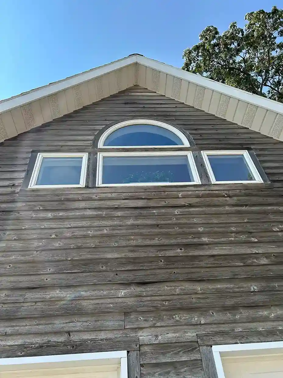 Purified water residential window washing for streak-free spotless glass in Morris MN