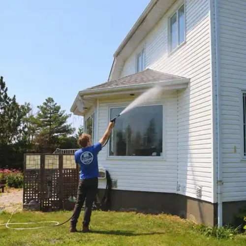 Low pressure residential home soft wash siding cleaning in Morris MN